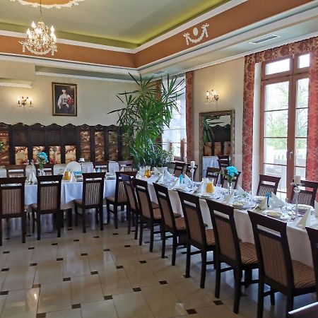 Palac Koronny Noclegi & Wypoczynek Wodzislaw Екстер'єр фото