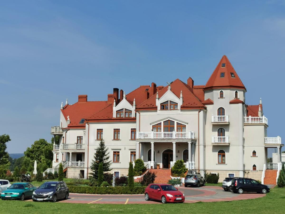 Palac Koronny Noclegi & Wypoczynek Wodzislaw Екстер'єр фото